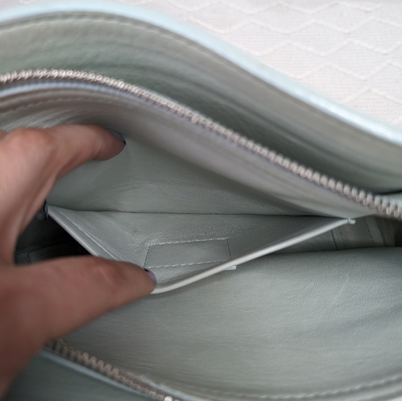 LV Shoulder Bag - Picture 2 of 7